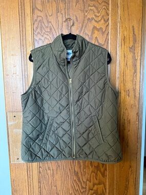 Old Navy Quilted Olive Green Puffer Vest